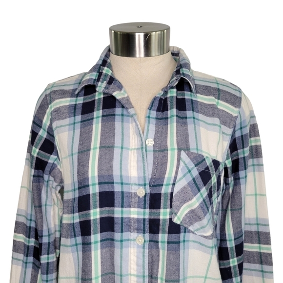 Old Navy Plaid Long Sleeve Button-Up Classic Shirt Size S White Gray & Green - Picture 2 of 8